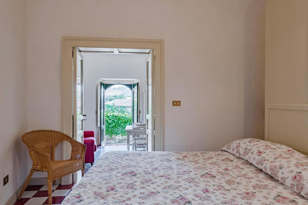 Gli Iris Apartments By Wonderful Italy Linguaglossa Ngoại thất bức ảnh